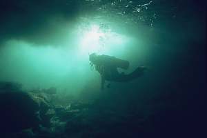 f013815: diver in Roger's Cave